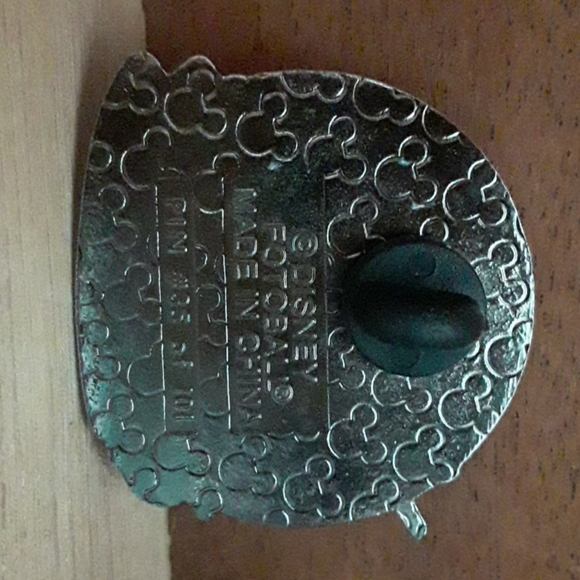 The Rescuers collectable pin - Picture 2 of 2